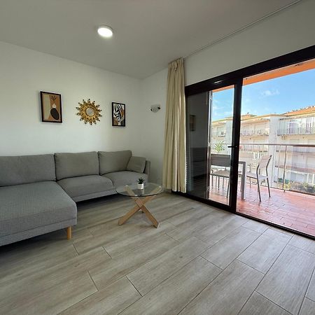 Agi Santa Margarita Apartment Roses Bagian luar foto